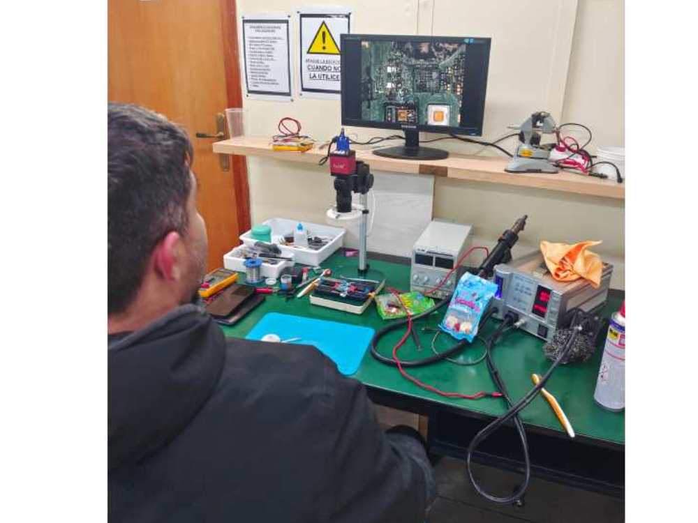 curso de reparacion de telefonos dañados